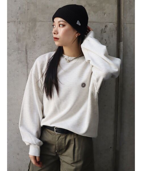 EVRIS（エヴリス）の「SUNNYラグランスウェットトップス【セットアップ着用可能】（スウェット・レディース・ブラック/グレー/ネイビー・FREE）」の2枚目の写真