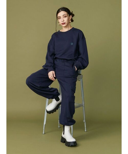 EVRIS（エヴリス）の「SUNNYラグランスウェットトップス【セットアップ着用可能】（スウェット・レディース・ブラック/グレー/ネイビー・FREE）」の20枚目の写真