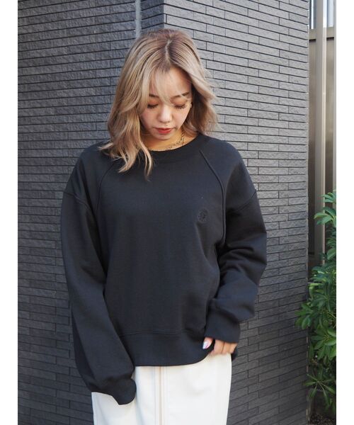 EVRIS（エヴリス）の「SUNNYラグランスウェットトップス【セットアップ着用可能】（スウェット・レディース・ブラック/グレー/ネイビー・FREE）」の9枚目の写真