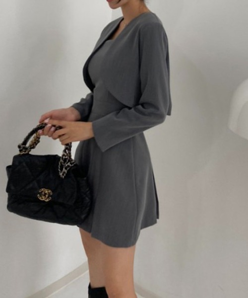 LYEON（リヨン）の「ショートジャケット×プリーツワンピースセット（ワンピース・レディース・ブラック/グレー・FREE）」の7枚目の写真