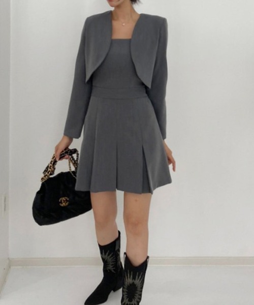 LYEON（リヨン）の「ショートジャケット×プリーツワンピースセット（ワンピース・レディース・ブラック/グレー・FREE）」の11枚目の写真