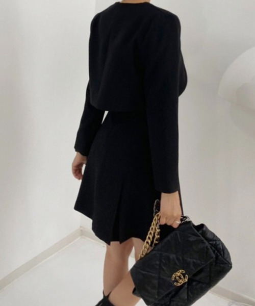 LYEON（リヨン）の「ショートジャケット×プリーツワンピースセット（ワンピース・レディース・ブラック/グレー・FREE）」の17枚目の写真