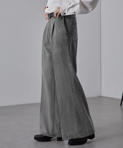 MONO-MART（モノマート）の「ヴィンテージメイクタックフレアデニムパンツ（デニムパンツ・メンズ・ブラック/グレー/ブルー/グレー系/ホワイト/ブルー系/インディゴブルー/ブラック系2/ブラック系/ブルー系1/ブラウン/ブルー系2/グレー系1/ブルー系3・S/M/L/XS）」の8枚目の写真