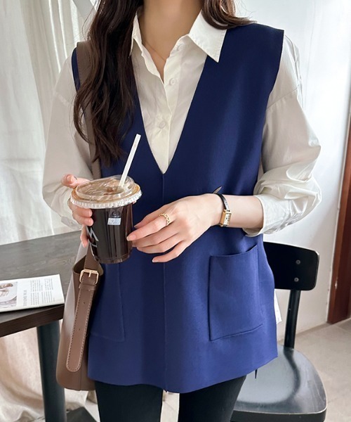 COCOMOMO（ココモモ）の「【カラー展開あり】 vネックベスト サイドスリット ポケット付き（ベスト・レディース・ネイビー/ブラウン/アイボリー/ブラック/ダークグレー/ライトグレー・FREE）」の22枚目の写真