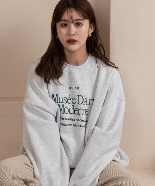 Amiur（エミレ）の「over size logo sweat / オーバーサイズロゴスウェット（スウェット・レディース・グレー/ピンク/ライトグレー・FREE）」の2枚目の写真