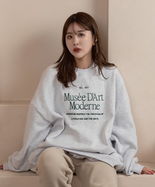Amiur（エミレ）の「over size logo sweat / オーバーサイズロゴスウェット（スウェット・レディース・グレー/ピンク/ライトグレー・FREE）」の5枚目の写真