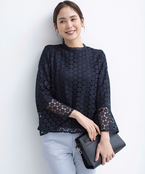 組曲（クミキョク）の「【WEB限定】フラワーレース 袖フレアトップス（Tシャツ/カットソー・レディース・スカイブルー系/ネイビー系/アイボリー系・2/3）」の5枚目の写真