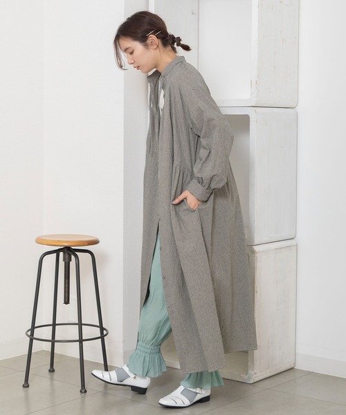 POU DOU DOU（プードゥドゥ）の「スタンドカラー前あきワンピース（ワンピース・レディース・レッド/ブルー/ブラック・3）」の5枚目の写真