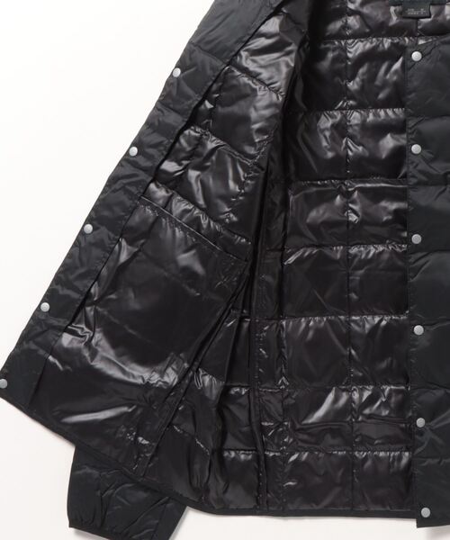 TAION（タイオン）の「【TAION タイオン】ベーシッククルーネックボタンインナーダウンジャケット（ミリタリージャケット・メンズ・ブラック/ダークオリーブ・MEDIUM/LARGE/X-LARGE）」の8枚目の写真
