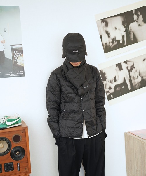 TAION（タイオン）の「【TAION タイオン】ベーシッククルーネックボタンインナーダウンジャケット（ミリタリージャケット・メンズ・ブラック/ダークオリーブ・MEDIUM/LARGE/X-LARGE）」の4枚目の写真
