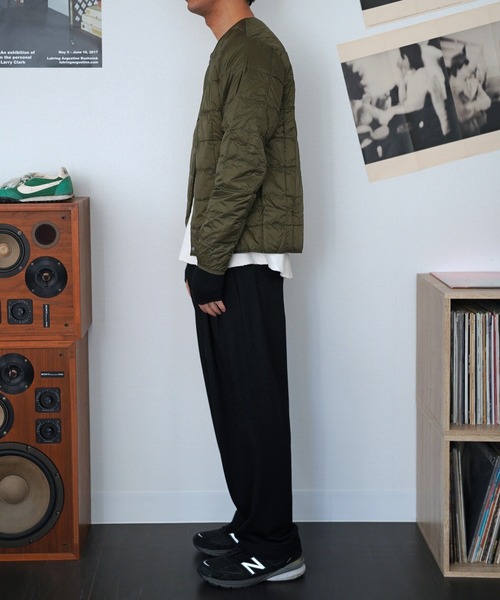 TAION（タイオン）の「【TAION タイオン】ベーシッククルーネックボタンインナーダウンジャケット（ミリタリージャケット・メンズ・ブラック/ダークオリーブ・MEDIUM/LARGE/X-LARGE）」の10枚目の写真