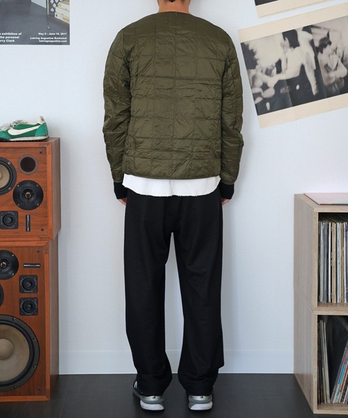 TAION（タイオン）の「【TAION タイオン】ベーシッククルーネックボタンインナーダウンジャケット（ミリタリージャケット・メンズ・ブラック/ダークオリーブ・MEDIUM/LARGE/X-LARGE）」の9枚目の写真