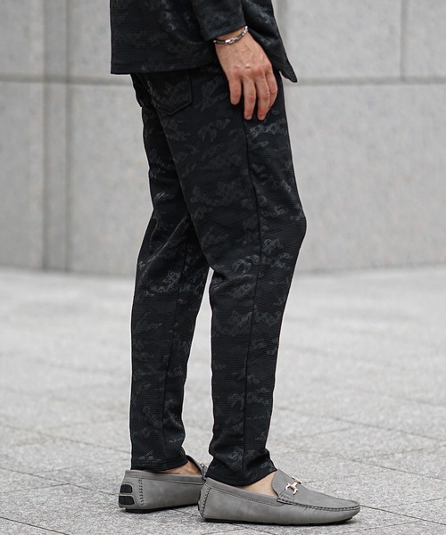 SOMEDIFF（サムディフ）の「【SOMEDIFF】フクレ型押し総柄カレンダー加工テーパードパンツ メンズ（スラックス・メンズ・ブラック/ネイビー・M/L/XL）」の17枚目の写真