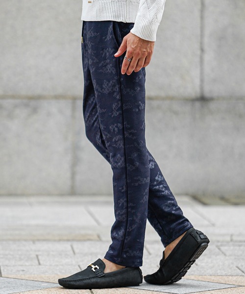 SOMEDIFF（サムディフ）の「【SOMEDIFF】フクレ型押し総柄カレンダー加工テーパードパンツ メンズ（スラックス・メンズ・ブラック/ネイビー・M/L/XL）」の20枚目の写真