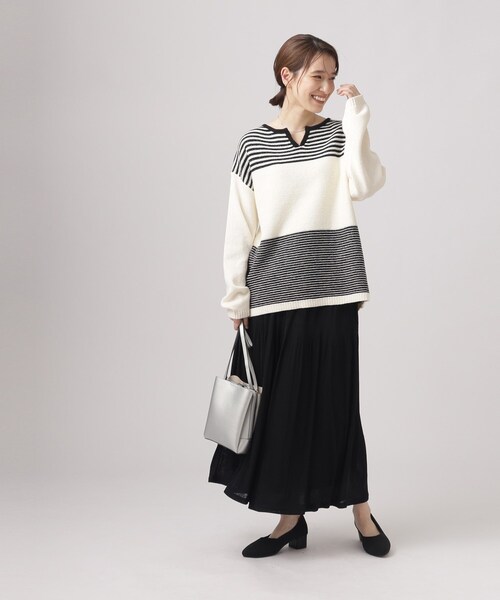 SHOO・LA・RUE（シューラルー）の「◆【体型カバ―】変形ボーダー キーネックニット（ニット/セーター・レディース・ブルー系7/ブラック系2/ライトグレー系2・00）」の10枚目の写真