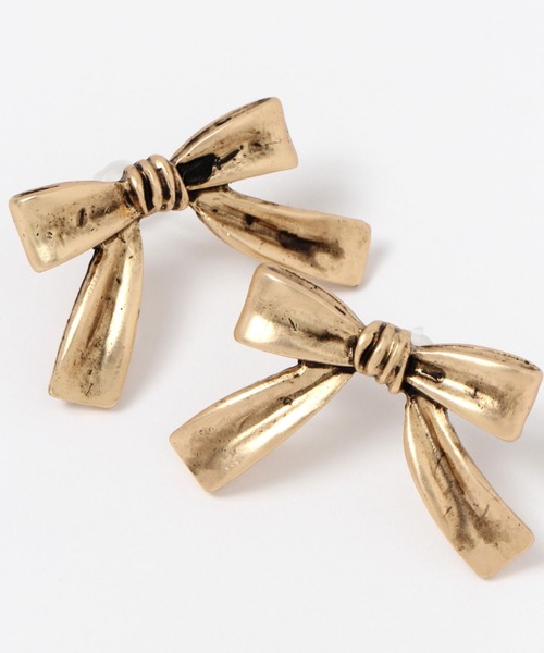 FOREVER 21(フォーエバー トゥエンティーワン)の「メタルリボンピアス(ピアス(両耳用)・レディース・ゴールド・FREE)」の3枚目の写真