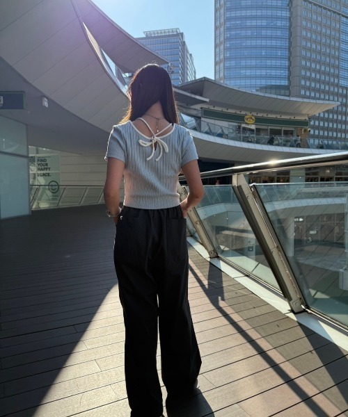 ROXY（ロキシー）の「RAINBOW MOUNTAIN/ロキシークロップド半袖Tシャツ（Tシャツ/カットソー・レディース・ブラック/ホワイト/ブラック系その他・LARGE/MEDIUM/SMALL）」の5枚目の写真