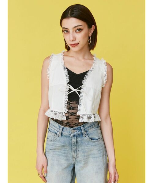 EVRIS(エヴリス)の「レースドッキングベスト(シャツ/ブラウス・レディース・ブラック/ベージュ/ホワイト・FREE)」の4枚目の写真