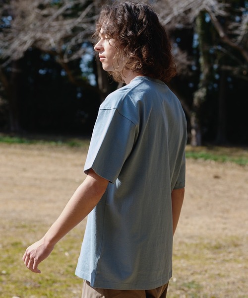 OUTDOOR PRODUCTS(アウトドアプロダクツ)の「【OUTDOOR PRODUCTS/アウトドアプロダクツ】 ヘビーウェイト オーバーサイズ ボックスロゴTシャツ(Tシャツ/カットソー・メンズ・グレイッシュブルー/ベージュ/カーキ/ライトグリーン/ブラック/ホワイト・X-LARGE/LARGE/MEDIUM)」の11枚目の写真