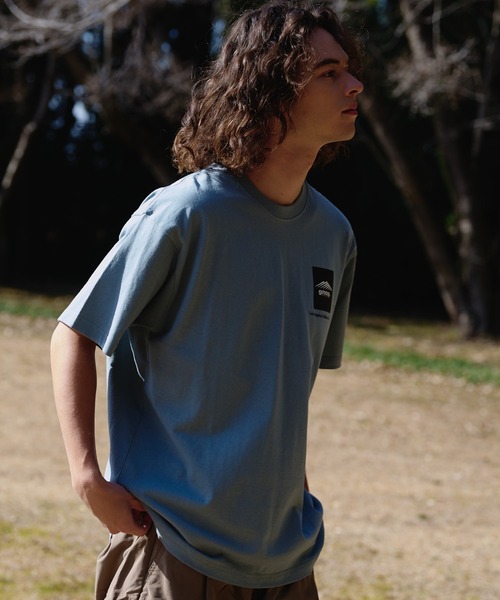 OUTDOOR PRODUCTS(アウトドアプロダクツ)の「【OUTDOOR PRODUCTS/アウトドアプロダクツ】 ヘビーウェイト オーバーサイズ ボックスロゴTシャツ(Tシャツ/カットソー・メンズ・グレイッシュブルー/ベージュ/カーキ/ライトグリーン/ブラック/ホワイト・X-LARGE/LARGE/MEDIUM)」の9枚目の写真