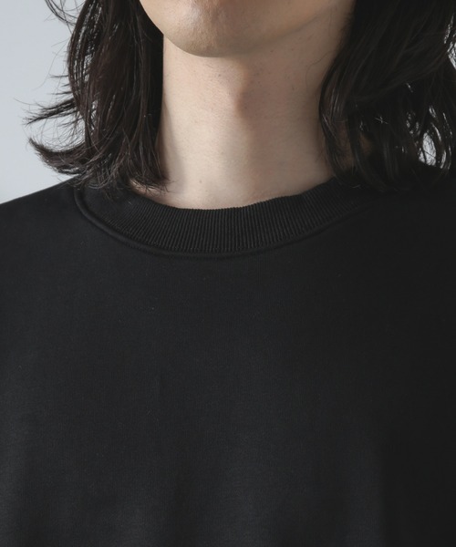 NANO universe(ナノユニバース)の「ライトウェイトクルーネックコンビスウェット(スウェット・メンズ・ブラック/ライトグレー/ブラウン・M/L)」の9枚目の写真