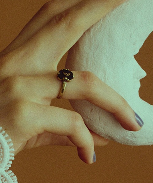 ANU(アヌ)の「luna’s vintage ring - ルナズヴィンテージリング(リング・レディース・ホワイト/ブラック・FREE)」の15枚目の写真