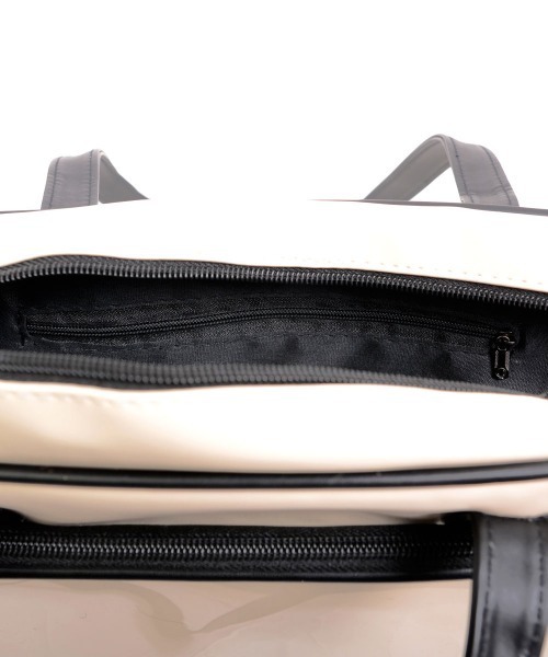 TONE SELECT GOODS（トーンセレクトグッズ）の「【urge select】クリアポケット スクールバッグ【A4サイズ収納可能】（ショルダーバッグ・レディース・ブラック/ホワイト・FREE）」の16枚目の写真