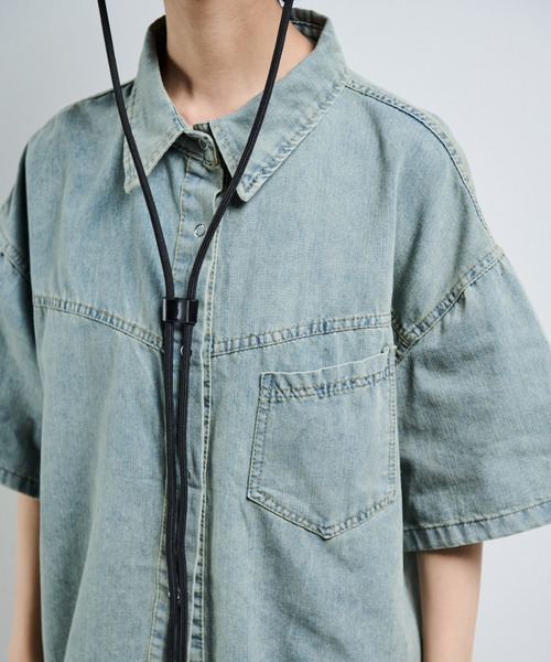 MERLOT（メルロー）の「オーバーサイズデニムセットアップ（シャツ/ブラウス・レディース・ブルー・FREE）」の3枚目の写真