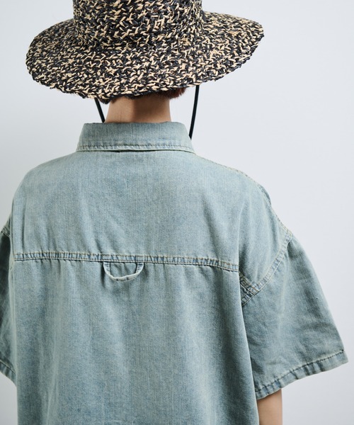 MERLOT（メルロー）の「オーバーサイズデニムセットアップ（シャツ/ブラウス・レディース・ブルー・FREE）」の2枚目の写真