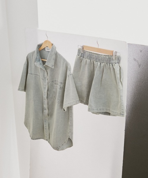 MERLOT（メルロー）の「オーバーサイズデニムセットアップ（シャツ/ブラウス・レディース・ブルー・FREE）」の19枚目の写真