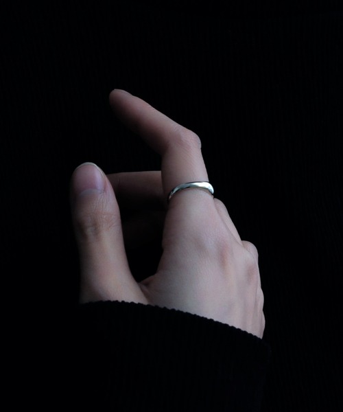YArKA（ヤーカ）の「【YArKA/ヤーカ】little nuance round design ring [hancC] / ニュアンスラウンドデザインリング（リング・メンズ・ゴールド/シルバー・#9/#5/#11/#7/#3/#19/#17/#15/#13）」の3枚目の写真