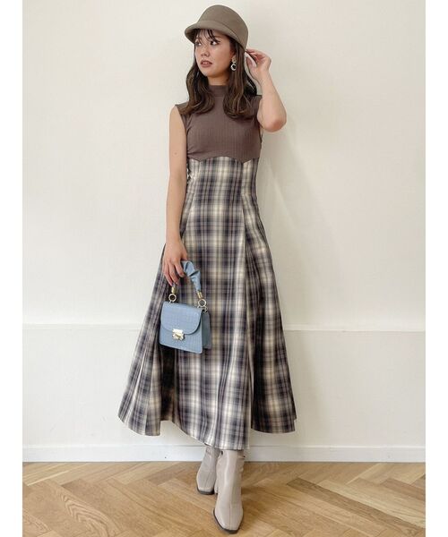 dazzlin（ダズリン）の「チェックノースリーブコルセットワンピース（ワンピース・レディース・ベージュ/グレー/ブラック/オフホワイト・X-SMALL/MEDIUM/SMALL）」の10枚目の写真