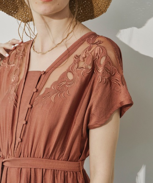 Dolce & Gabbana　カットワーク刺繍 　未使用　ワンピース resize.ms?img=cox:ikka/