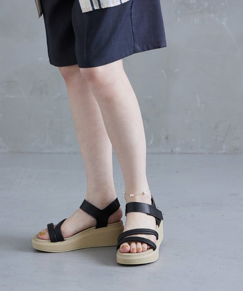 Fashion Letter(ファッションレター)の「日本製 バックゴムベルト 厚底コンフォートサンダル レディース 痛くないサンダル(サンダル・レディース・ホワイト/ベージュ系その他/ブラック・S/M/L/LL)」の1枚目の写真
