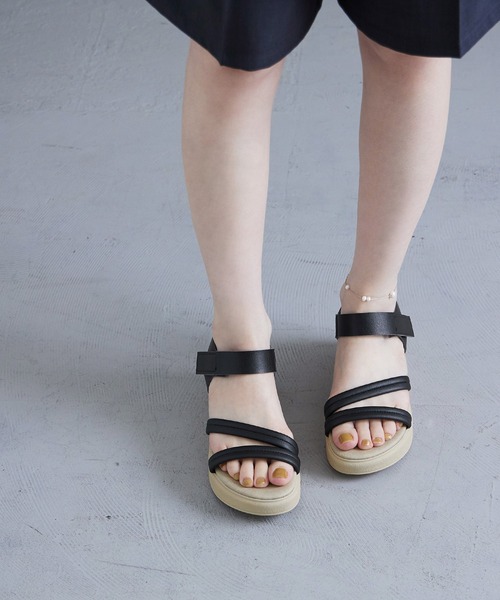 Fashion Letter(ファッションレター)の「日本製 バックゴムベルト 厚底コンフォートサンダル レディース 痛くないサンダル(サンダル・レディース・ホワイト/ベージュ系その他/ブラック・S/M/L/LL)」の4枚目の写真