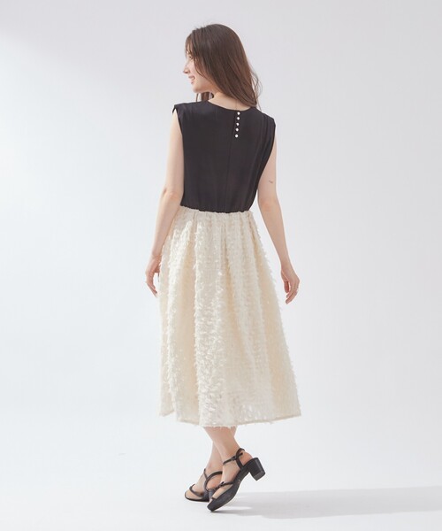 couture brooch(クチュールブローチ)の「◆【大人レディの華やかワンピ】カットジャカードドッキングワンピース(ワンピース・レディース・オフホワイト/ブラック・40/38/42/36)」の14枚目の写真