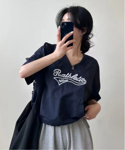 by muni:r(バイ ムニール)の「レタリングナイロンストリングTトップス(Tシャツ/カットソー・レディース・ネイビー/ホワイト/ピンク・FREE)」の8枚目の写真