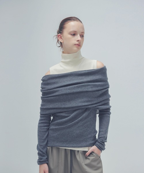 big offshoulder pull(ビッグオフショルダープルオーバー)（ニット 
