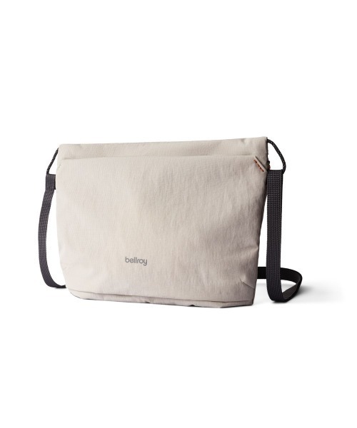 entre square（アントレスクエアー）の「Bellroy/ボディバッグ/ウエストポーチ Lite Sacoche 3.5L（ボディバッグ/ウエストポーチ・レディース・ブラック/レンガ/アッシュグレー・FREE）」の2枚目の写真