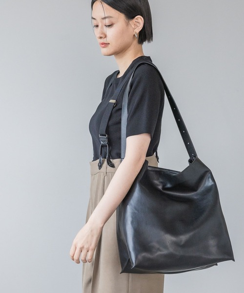 A part by（アパートバイ）の「ビッグショルダーバッグ（ショルダーバッグ・レディース・ダークブラウン/ブラック・FREE）」の3枚目の写真