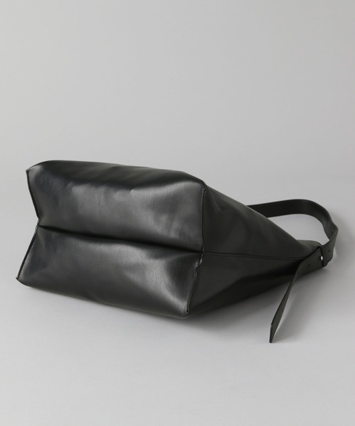 A part by（アパートバイ）の「ビッグショルダーバッグ（ショルダーバッグ・レディース・ダークブラウン/ブラック・FREE）」の11枚目の写真