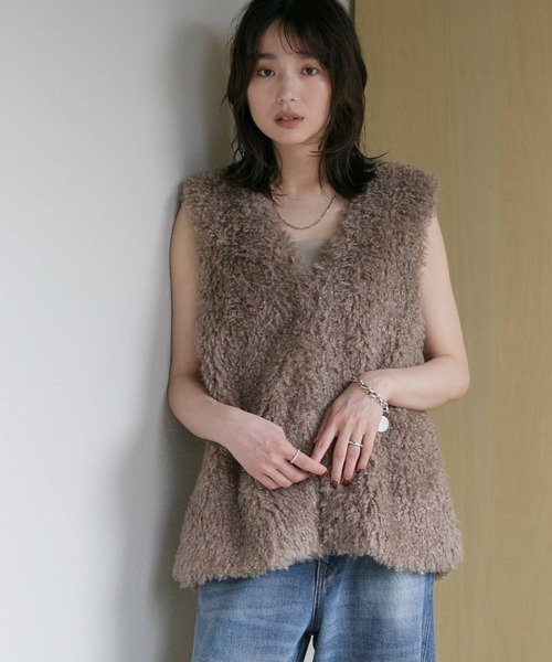 URBAN RESEARCH ROSSO WOMEN(アーバンリサーチ ロッソ)の「ファーベスト(ベスト・レディース・モカ・FREE)」の3枚目の写真