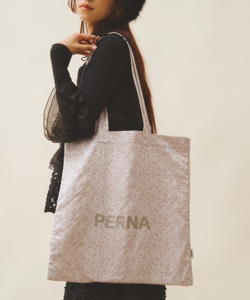 PERNA（ペルナ）の「ジャガードペルナトートバッグ（トートバッグ・レディース・ブラック/グレー・FREE）」の2枚目の写真