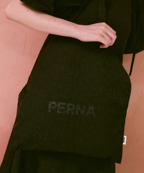 PERNA（ペルナ）の「ジャガードペルナトートバッグ（トートバッグ・レディース・ブラック/グレー・FREE）」の3枚目の写真