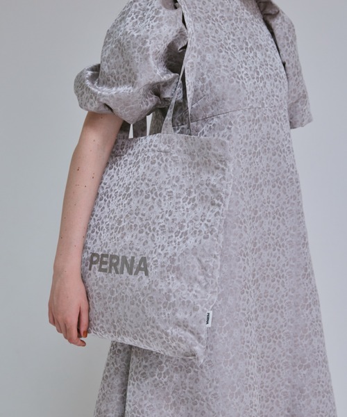 PERNA（ペルナ）の「ジャガードペルナトートバッグ（トートバッグ・レディース・ブラック/グレー・FREE）」の6枚目の写真