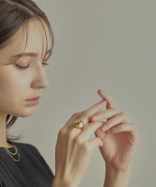 COCOSHNIK(ココシュニック)の「K10プランプシェイプ リング(リング・レディース・イエローゴールド・14/12)」の9枚目の写真