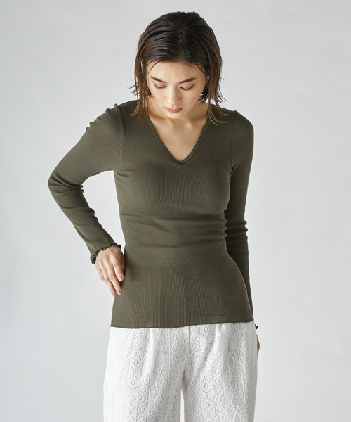 PALM(パーム)の「PALM22RIB VNECK BRA LSP/O(Tシャツ/カットソー・レディース・ブラック/ベージュ/カーキ・FREE)」の3枚目の写真