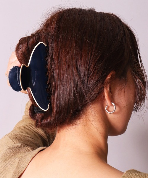 BAYBLO（ベイブロ）の「(SB)韓国風 ニュアンス バンス ヘアクリップ（バレッタ/ヘアクリップ・レディース・ネイビー/アイボリー/ブラック/ライトベージュ/ピンクベージュ・ONE SIZE）」の4枚目の写真