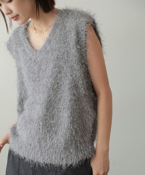 Bou Jeloud（ブージュルード）の「ダンスフェザーVネックベスト（ベスト・レディース・チャコールグレー/ブラウン・38）」の2枚目の写真