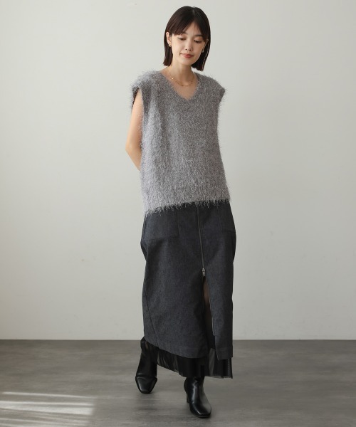 Bou Jeloud（ブージュルード）の「ダンスフェザーVネックベスト（ベスト・レディース・チャコールグレー/ブラウン・38）」の21枚目の写真